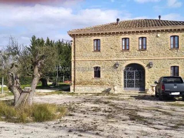 Rustico in vendita a Borgo Collestrada, Cenerente