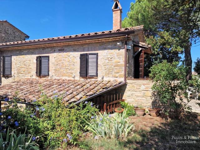 Rustico in vendita a Compresso Vecchio, Cenerente