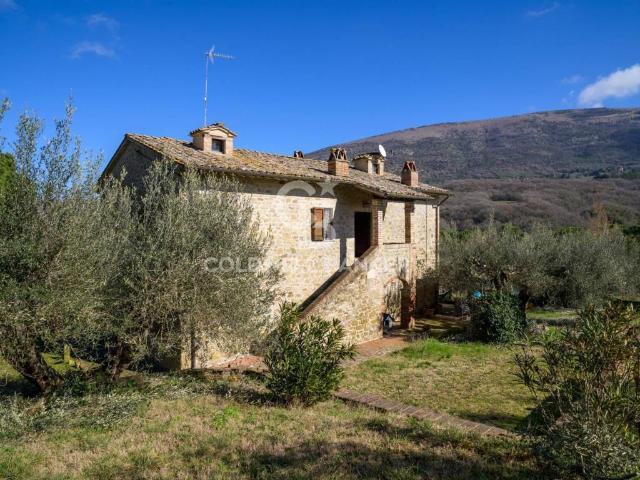 Rustico in vendita a Cenerente, Umbria