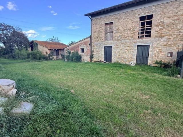 Rustico in vendita a Borgo Collestrada, Cenerente