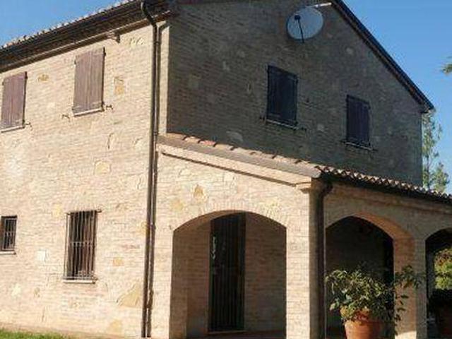 Rustico in vendita a Pesaro, Pesaro E Urbino