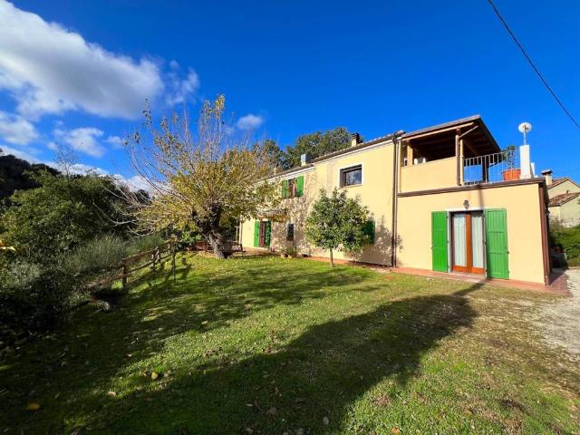 Rustico in vendita a Valle di Ginestreto, Pesaro