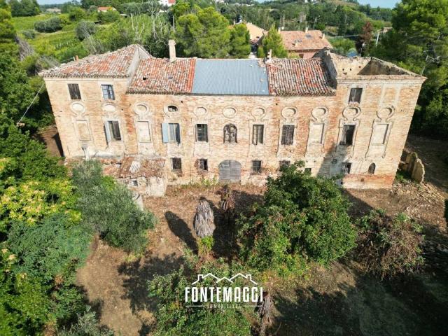 Rustico in vendita a Pesaro, Pesaro E Urbino