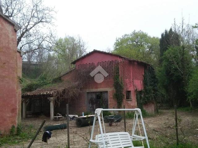 Rustico in vendita a Monteciccardo, Marche