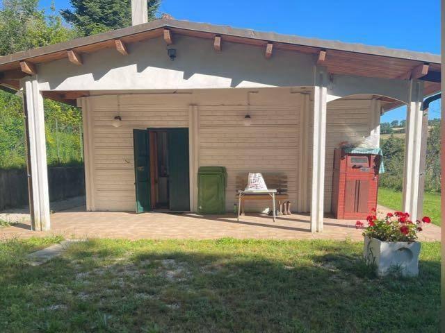 Rustico in vendita a Villa Betti, Pesaro