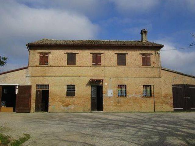 Rustico in vendita a Tre Ponti, Marche