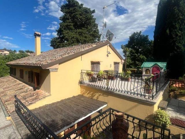Rustico in vendita a Roncaglia, Pesaro