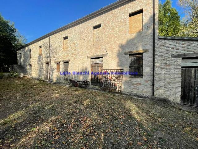 Rustico in vendita a Candelara, Pesaro