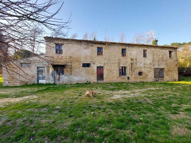 Rustico in vendita a Santa Maria delle Fabbrecce, Pesaro