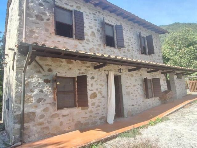 Rustico in vendita a Colognora di Pescaglia, Pescaglia