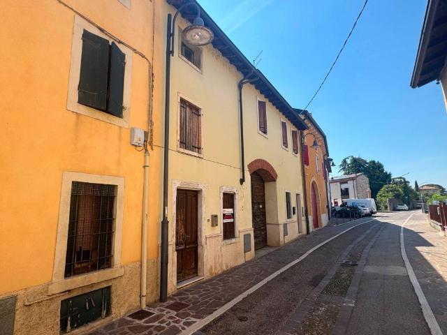 Rustico in vendita a Arcè, Pescantina