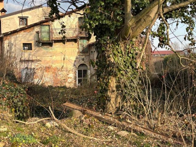 Rustico in vendita a Pescantina, Veneto