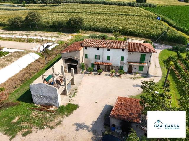 Rustico in vendita a Peschiera Del Garda, Veneto