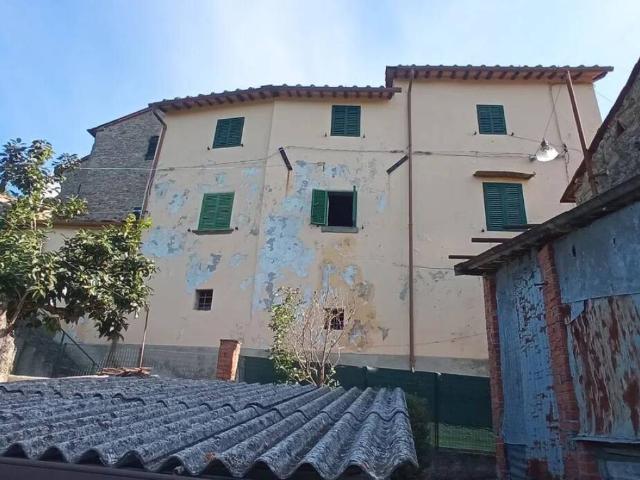 Rustico in vendita a Uzzano E Castello, Toscana