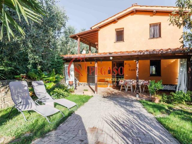 Rustico in vendita a Uzzano E Castello, Toscana