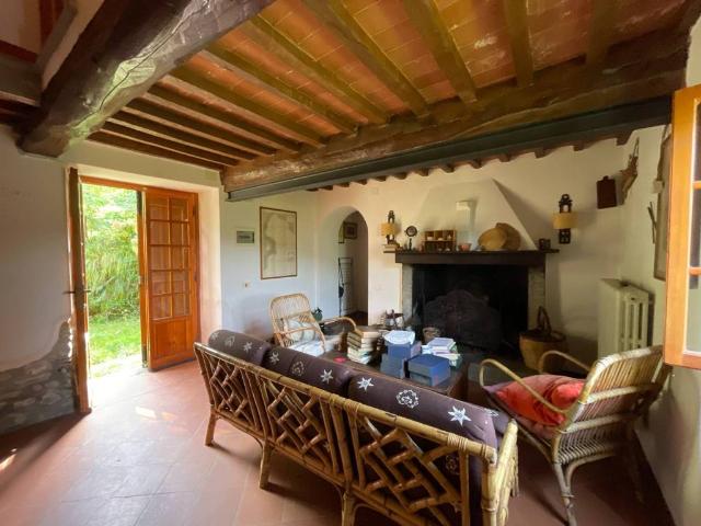 Rustico in vendita a Uzzano E Castello, Toscana