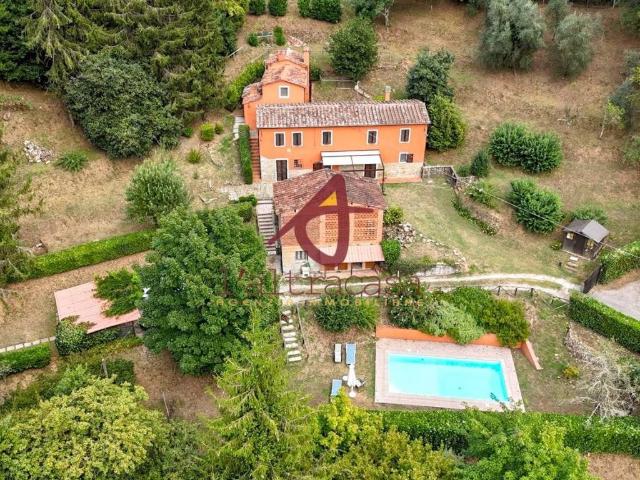 Rustico in vendita a Ricciano, Uzzano E Castello
