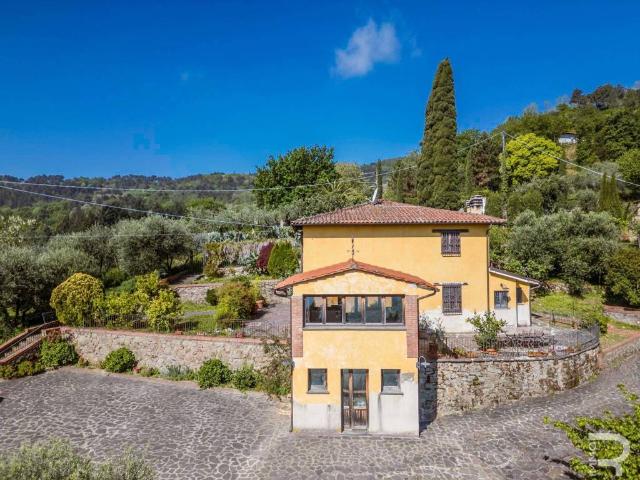 Rustico in vendita a Uzzano E Castello, Toscana