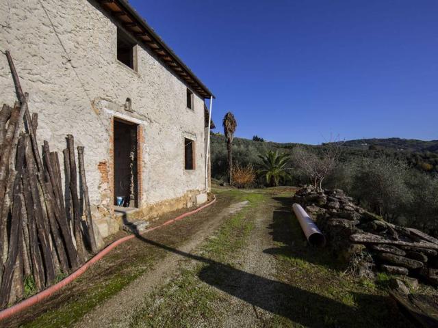 Rustico in vendita a Collecchio, Uzzano E Castello