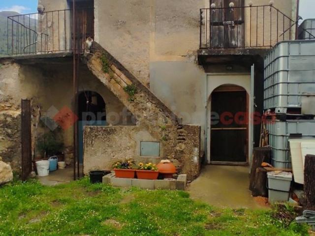 Rustico in vendita a Pescosolido, Lazio