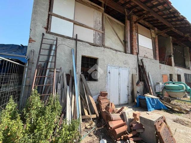 Rustico in vendita a Pessano Con Bornago, Lombardia