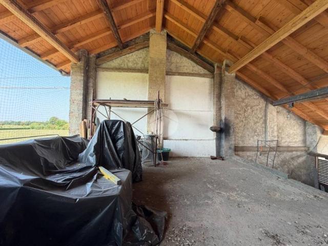 Rustico in vendita a Pessano Con Bornago, Lombardia