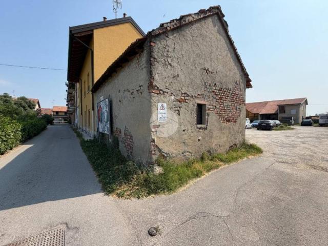 Rustico in vendita a Pessano Con Bornago, Lombardia