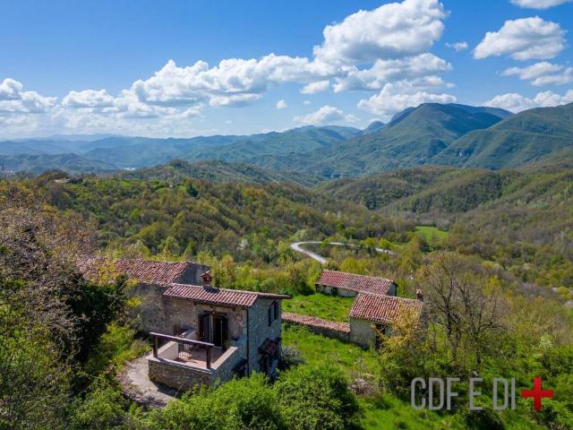 Rustico in vendita a Petrella Salto, Lazio