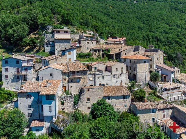 Rustico in vendita a Petrella Salto, Lazio