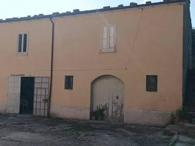 Rustico in vendita a Pettoranello Del Molise, Molise