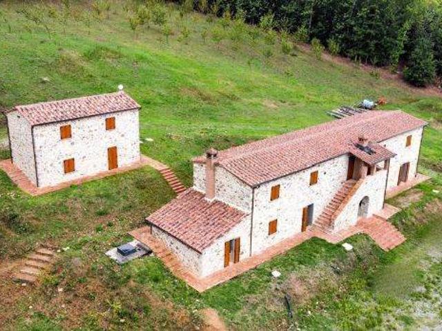 Rustico in vendita a Piancastagnaio, Siena