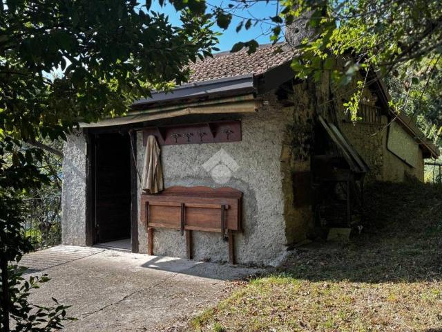 Rustico in vendita a Cogno, Piancogno