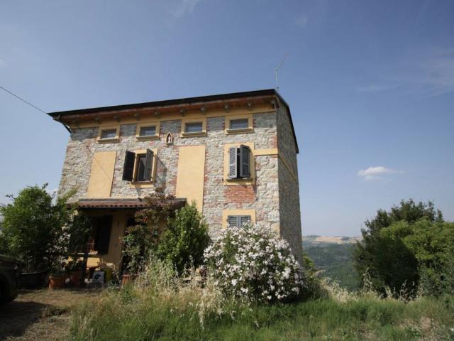 Rustico in vendita a Nibbiano, Reggio Emilia