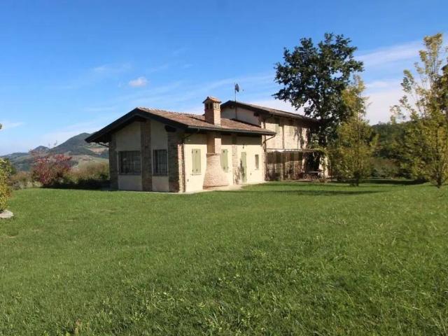Rustico in vendita a Nibbiano, Reggio Emilia