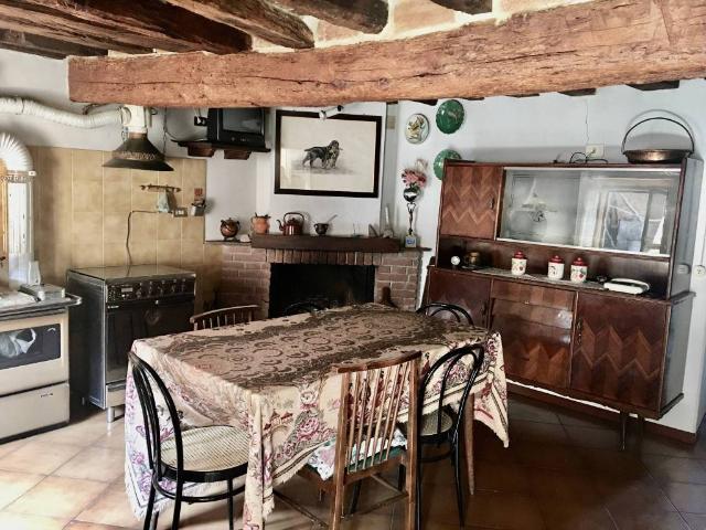 Rustico in vendita a Nibbiano, Reggio Emilia