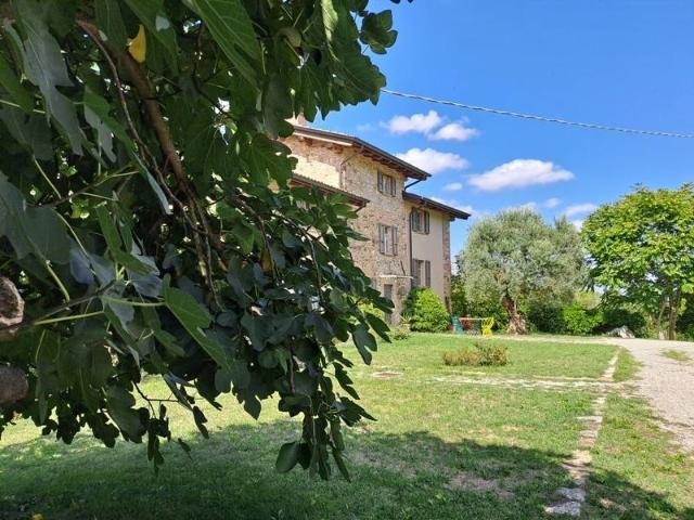 Rustico in vendita a Nibbiano, Reggio Emilia