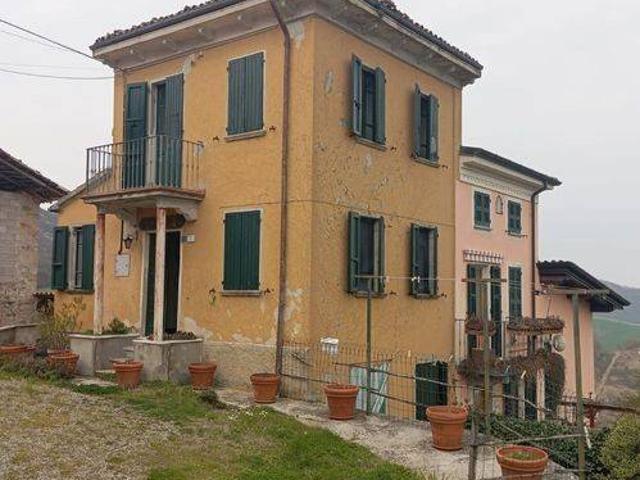 Rustico in vendita a Nibbiano, Reggio Emilia