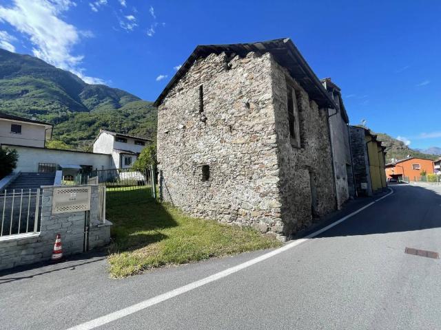 Rustico in vendita a Piantedo, Lombardia