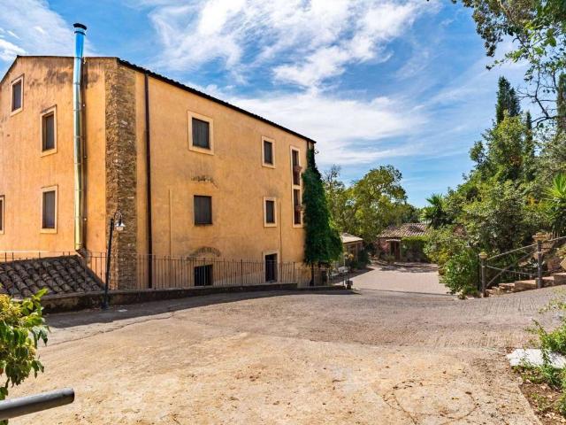 Rustico in vendita a Piazza, Sicilia