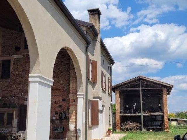 Rustico in vendita a Limena, Veneto