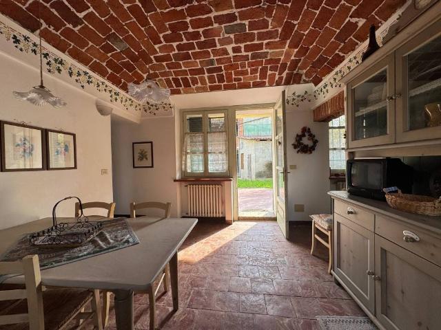 Rustico in vendita a Piemonte, Asti