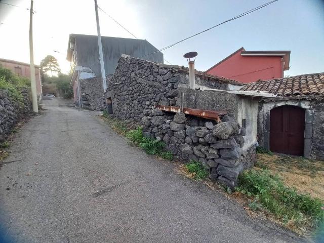Rustico in vendita a Piedimonte Etneo, Sicilia