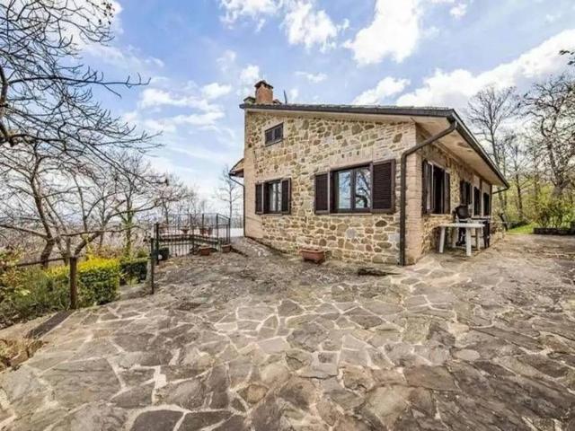 Rustico in vendita a Piegaro, Umbria