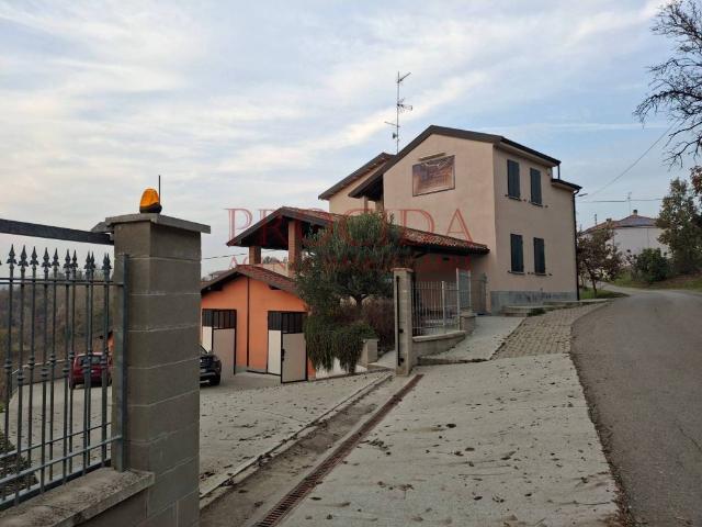 Rustico in vendita a Pietra De' Giorgi, Lombardia