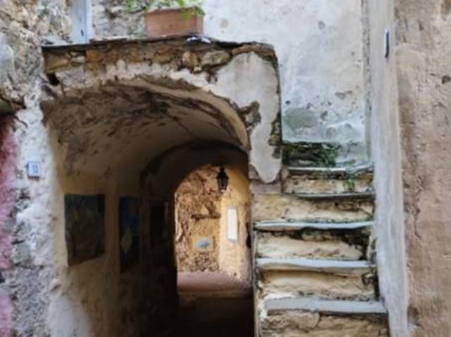 Rustico in vendita a Pietrabruna, Liguria