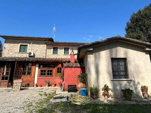 Rustico in vendita a Tonfano, Toscana