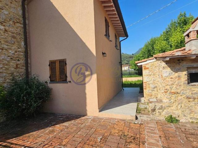 Rustico in vendita a Tonfano, Toscana