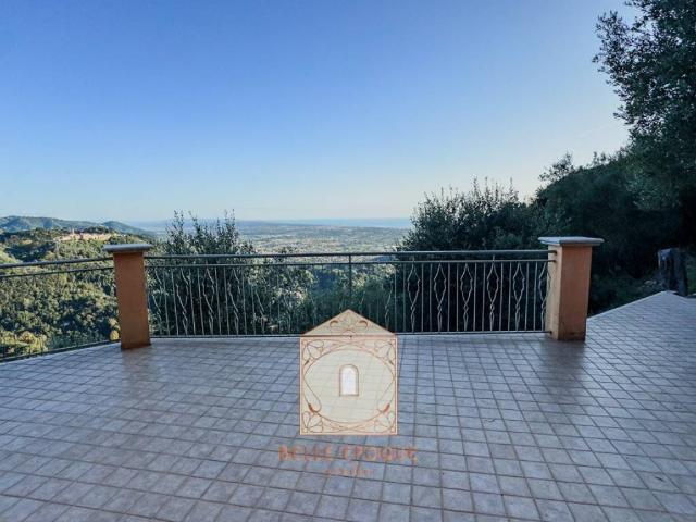 Rustico in vendita a Tonfano, Toscana