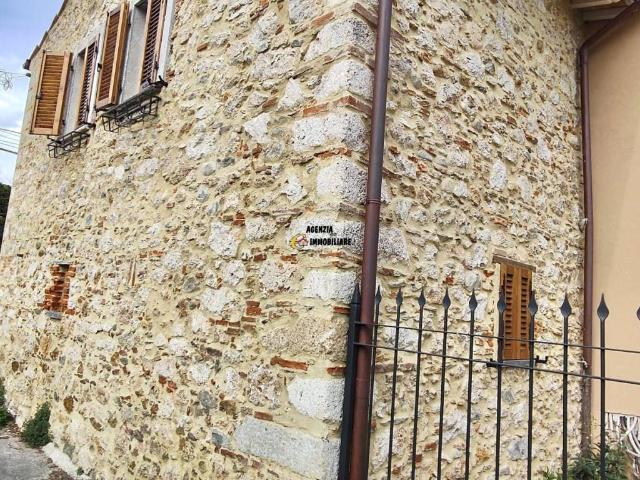 Rustico in vendita a Tonfano, Toscana