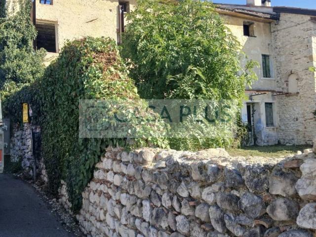 Rustico in vendita a Canil, Crespano del Grappa